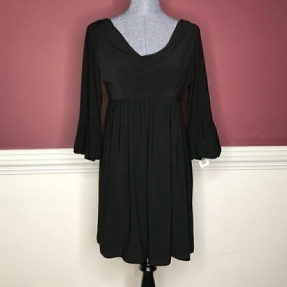 Blu Sage Dresses & Skirts - **NWOT** Blu Sage black mini v-neck dress size m